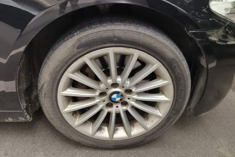 Used BMW 5 Series 2013 535Li Leading Model Right Front Wheel Hub
