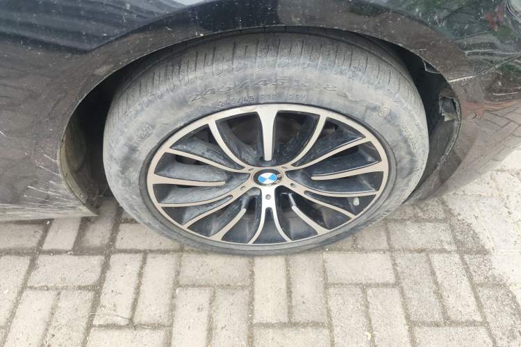 Used BMW 5 Series 2013 525Li Leading Model Right Front Wheel Hub