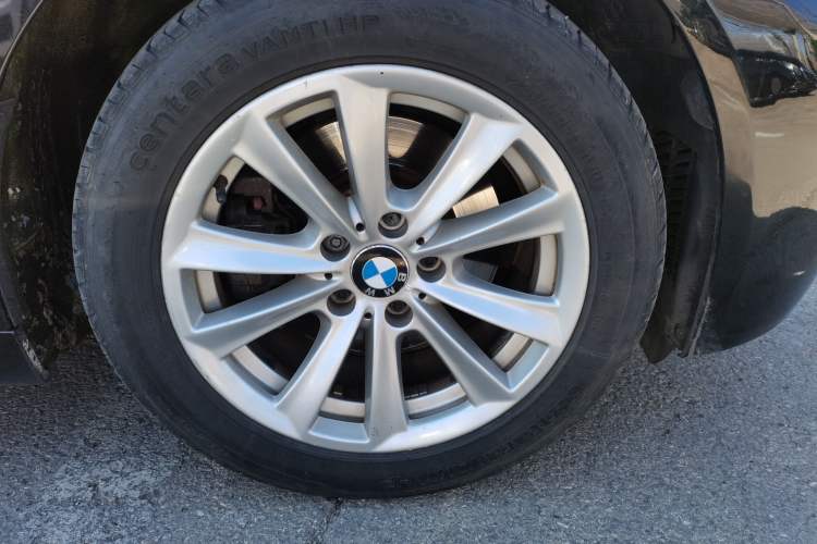 Used BMW 5 Series 2013 525Li Luxury Model Right Front Wheel Hub