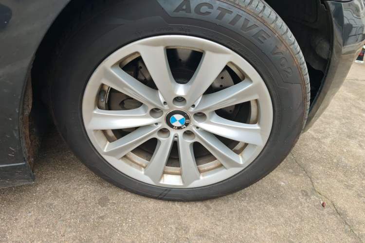 Used BMW 5 Series 2013 525Li Leading Model Right Front Wheel Hub