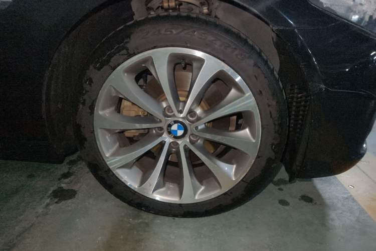 Used BMW 5 Series 2013 525Li Leading Model Right Front Wheel Hub