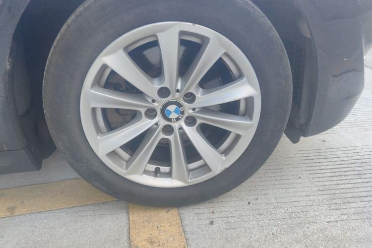 Used BMW 5 Series 2013 525Li Luxury Model Right Front Wheel Hub