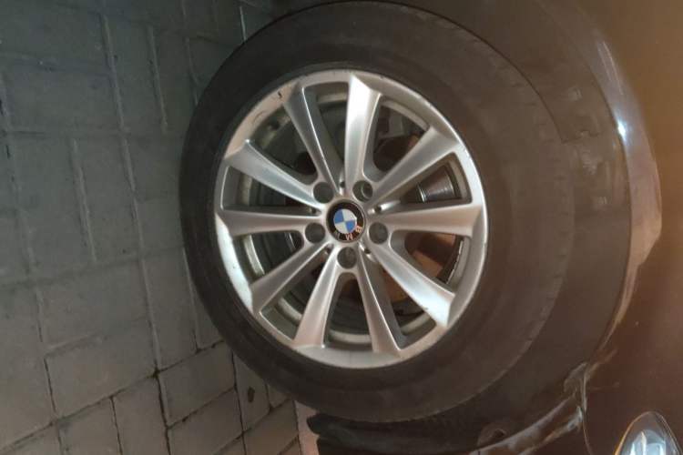 Used BMW 5 Series 2013 520Li Elegant Edition Right Front Wheel Hub