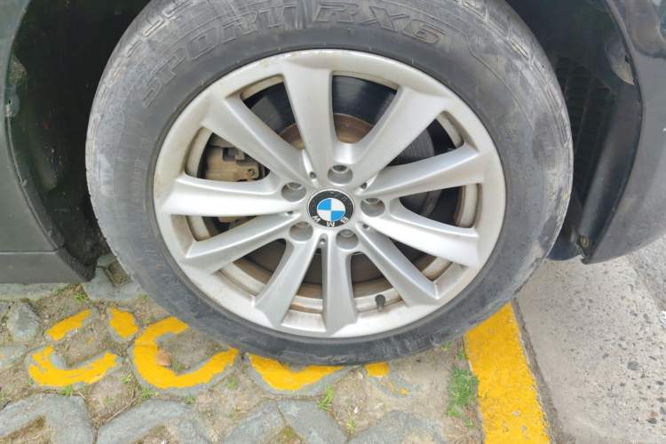 Used BMW 5 Series 2013 525Li Luxury Model Right Front Wheel Hub