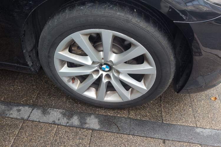Used BMW 5 Series 2013 530Li Leading Model Right Front Wheel Hub