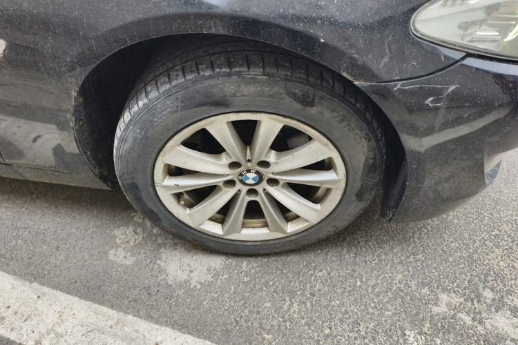 Used BMW 5 Series 2013 520Li Elegant Edition Right Front Wheel Hub