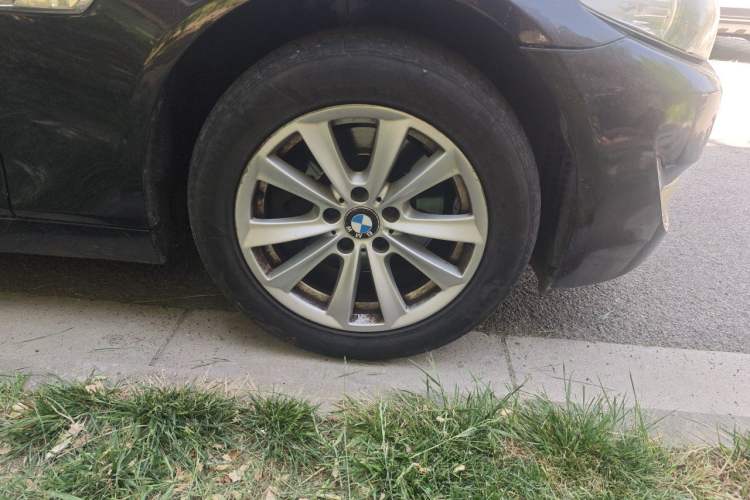 Used BMW 5 Series 2013 525Li Leading Model Right Front Wheel Hub