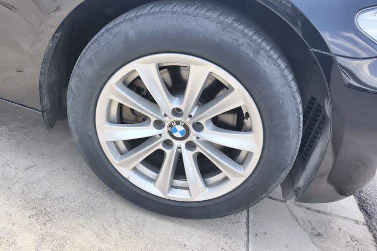 Used BMW 5 Series 2013 525Li Luxury Model Right Front Wheel Hub