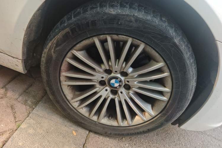 Used BMW 5 Series 2013 525Li Leading Model Right Front Wheel Hub