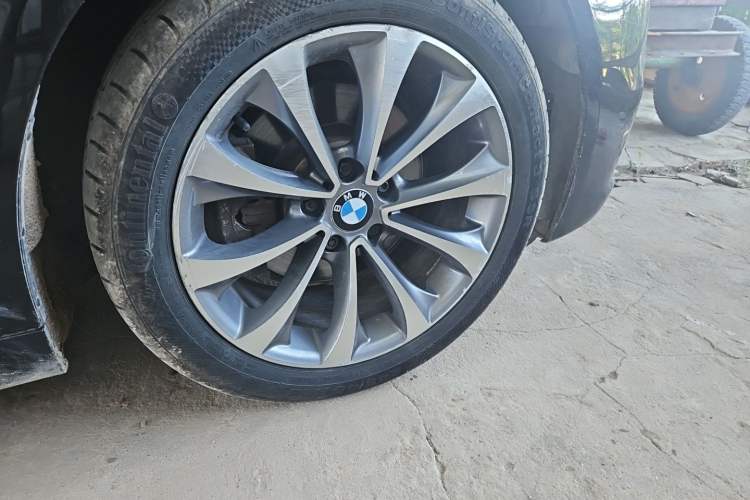 Used BMW 5 Series 2013 525Li Zhuole Edition Right Front Wheel Hub