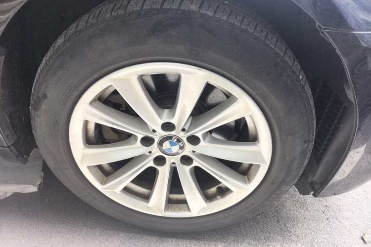 Used BMW 5 Series 2013 525Li Luxury Model Right Front Wheel Hub