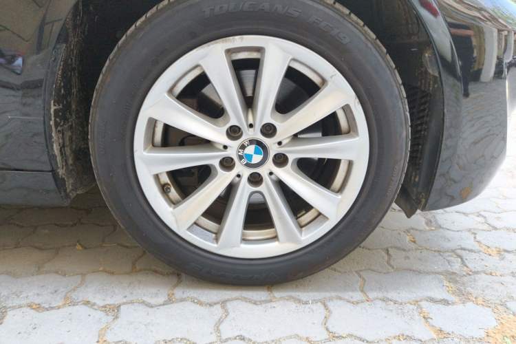 Used BMW 5 Series 2013 525Li Leading Model Right Front Wheel Hub