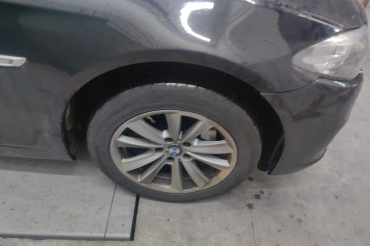Used BMW 5 Series 2013 520Li Elegant Edition Right Front Wheel Hub