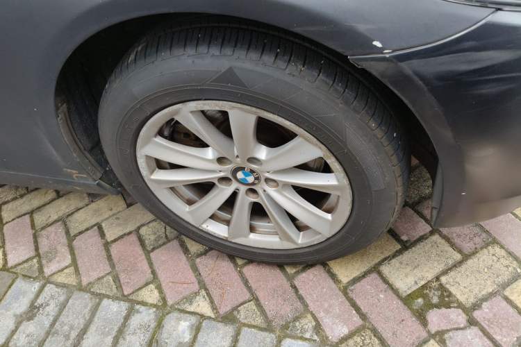 Used BMW 5 Series 2013 525Li Leading Model Right Front Wheel Hub