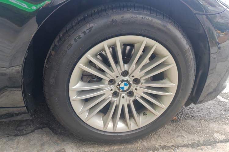 Used BMW 5 Series 2013 525Li Leading Model Right Front Wheel Hub