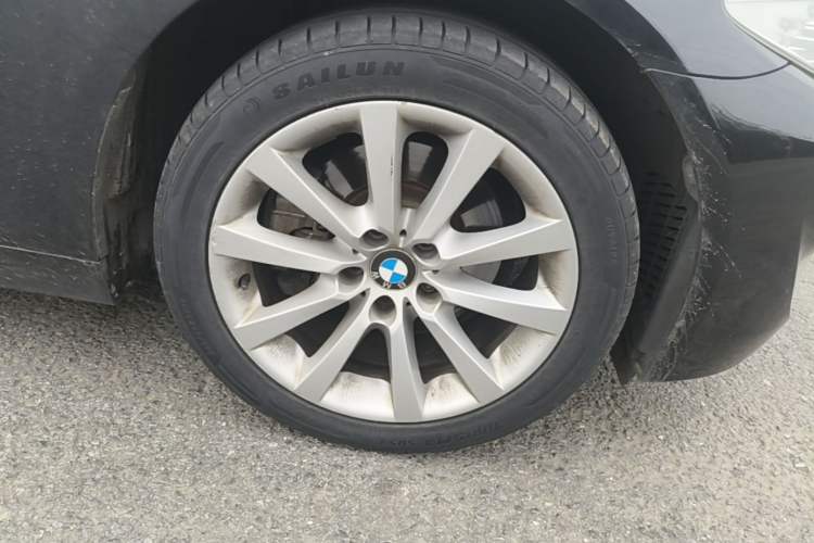Used BMW 5 Series 2013 530Li Leading Model Right Front Wheel Hub