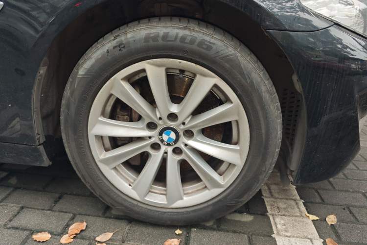 Used BMW 5 Series 2013 520Li Elegant Edition Right Front Wheel Hub
