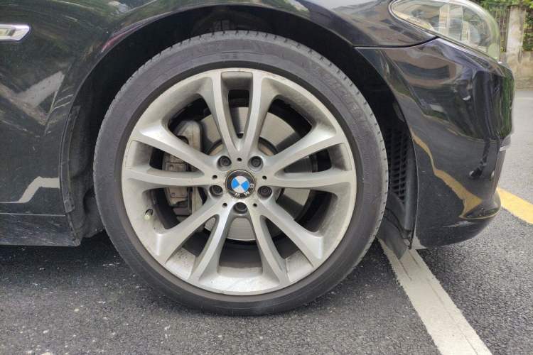 Used BMW 5 Series 2013 535Li Executive Edition Right Front Wheel Hub