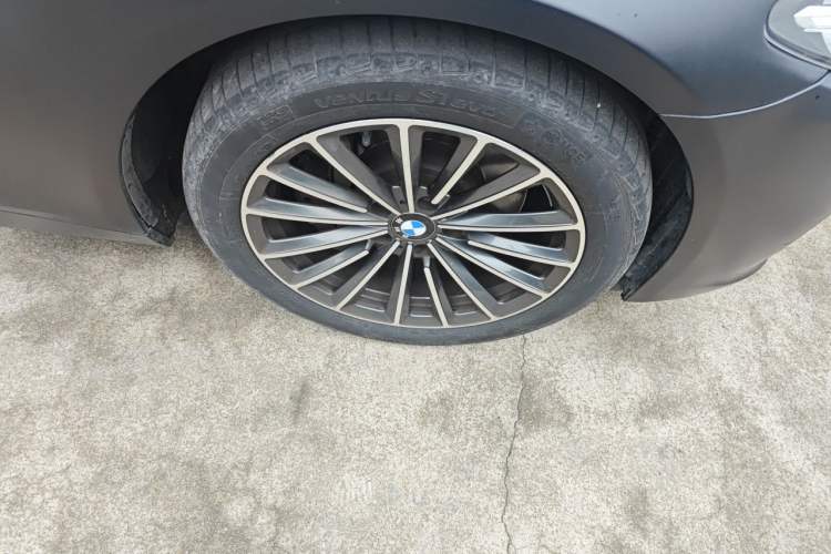 Used BMW 5 Series 2013 535Li Leading Model Right Front Wheel Hub