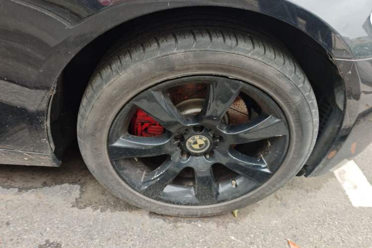 Used BMW 5 Series 2013 530i Luxury Touring Edition Right Front Wheel Hub