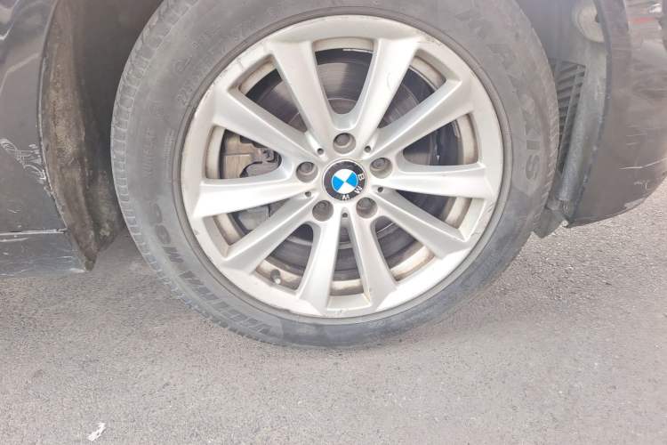 Used BMW 5 Series 2013 520Li Elegant Edition Right Front Wheel Hub