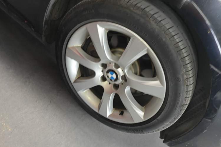 Used BMW 5 Series 2013 528i xDrive Luxury Edition Right Front Wheel Hub