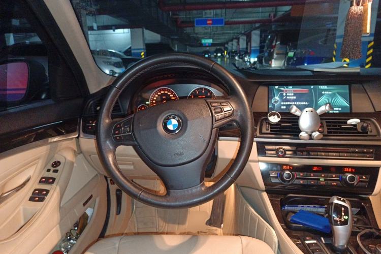 Used BMW 5 Series 2013 525Li Luxury Model Steering Wheel
