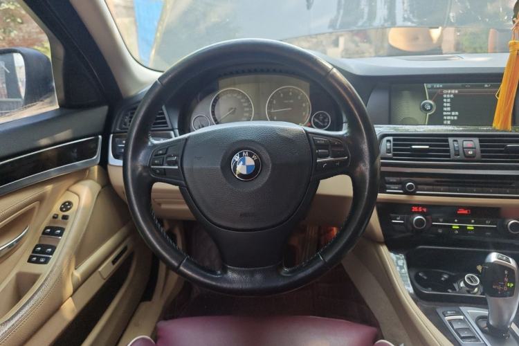 Used BMW 5 Series 2013 528i xDrive Luxury Edition Steering Wheel