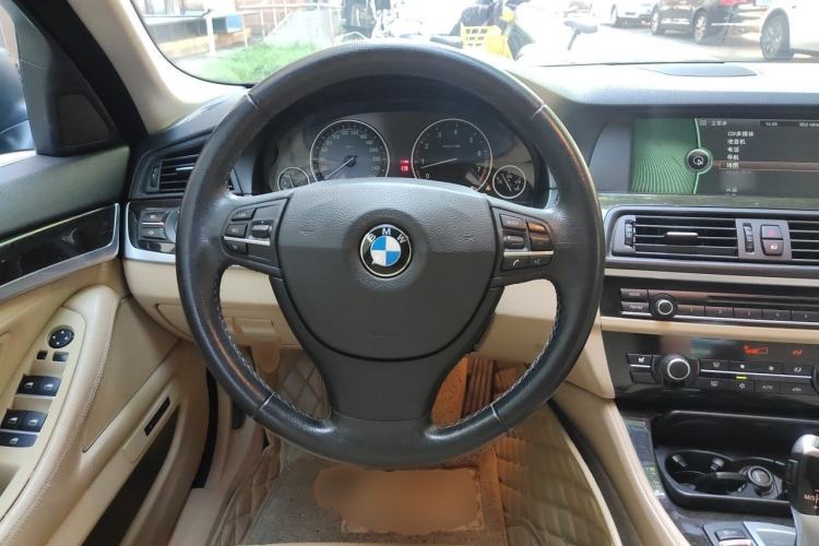 Used BMW 5 Series 2013 530Li Leading Model Steering Wheel