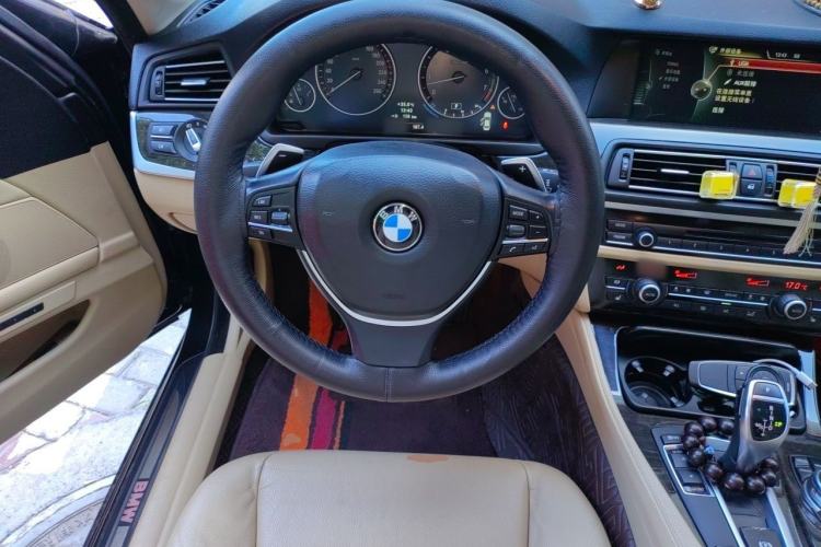 Used BMW 5 Series 2013 535Li Leading Model Steering Wheel