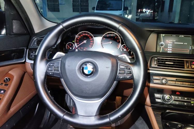 Used BMW 5 Series 2013 535i Luxury Sport Edition Steering Wheel