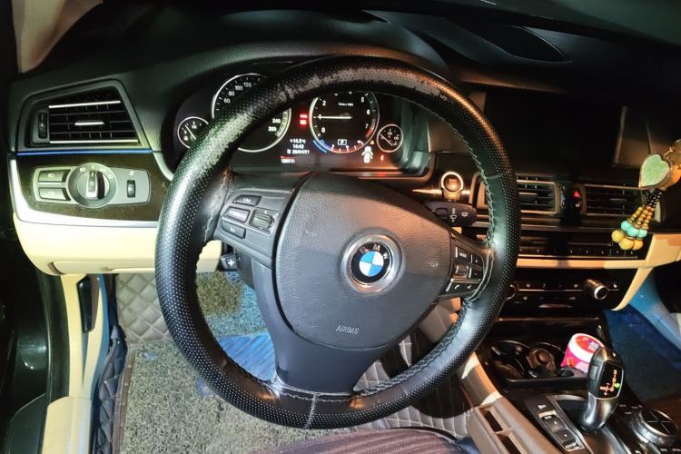 Used BMW 5 Series 2013 525Li Luxury Model Steering Wheel
