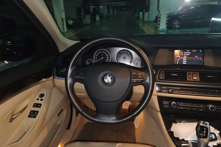 Used BMW 5 Series 2013 520Li Elegant Edition Steering Wheel