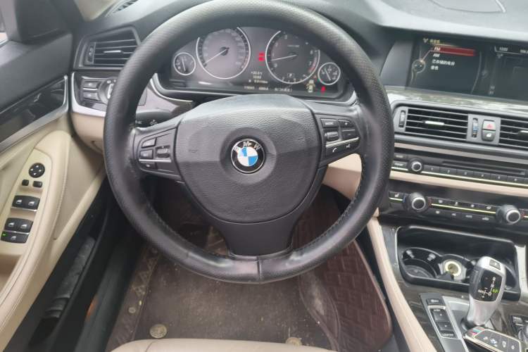 Used BMW 5 Series 2013 530Li Leading Model Steering Wheel