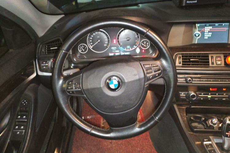 Used BMW 5 Series 2013 525Li Leading Model Steering Wheel