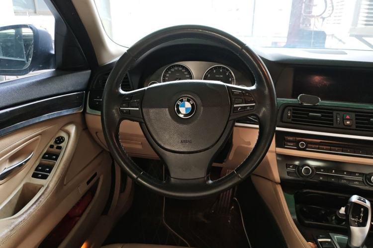 Used BMW 5 Series 2013 530Li Leading Model Steering Wheel