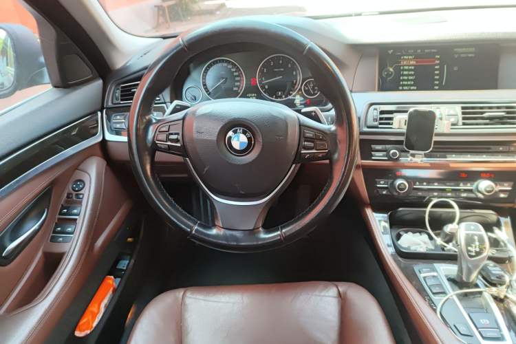 Used BMW 5 Series 2013 535i Sport Edition Steering Wheel