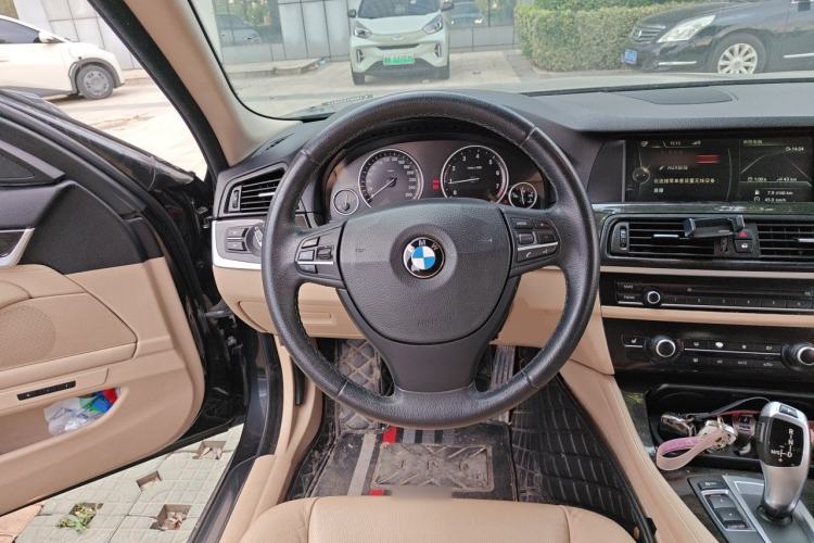 Used BMW 5 Series 2013 530Li Leading Model Steering Wheel