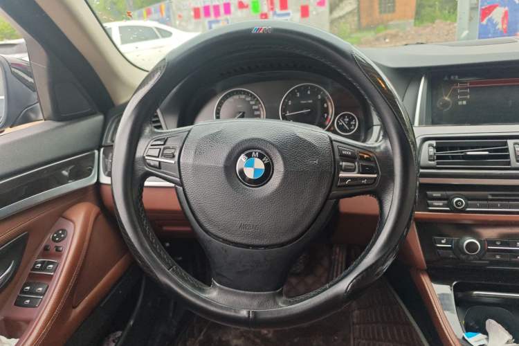 Used BMW 5 Series 2013 530Li Leading Model Steering Wheel