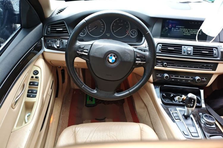 Used BMW 5 Series 2013 525Li Luxury Model Steering Wheel