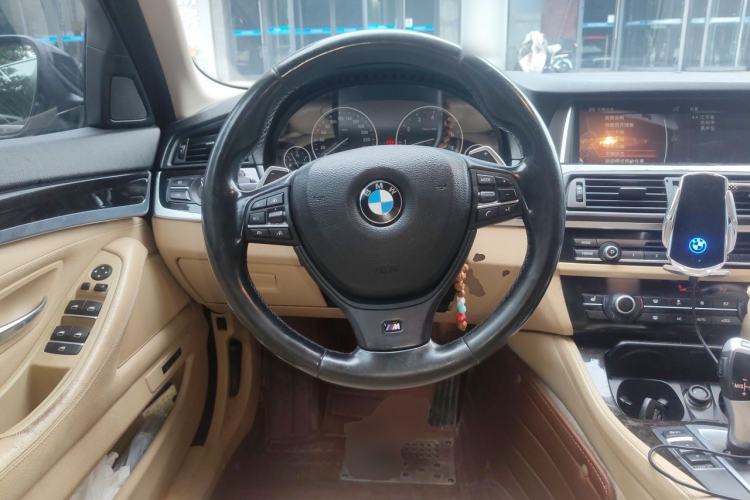 Used BMW 5 Series 2013 530Li Leading Model Steering Wheel