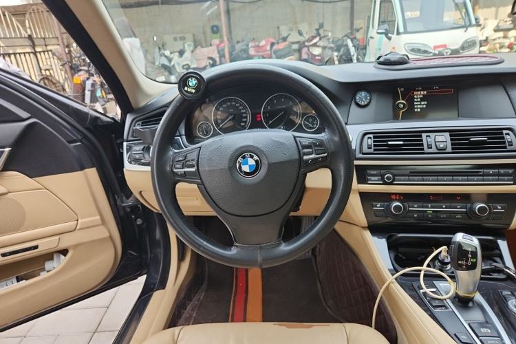 Used BMW 5 Series 2013 520Li Elegant Edition Steering Wheel