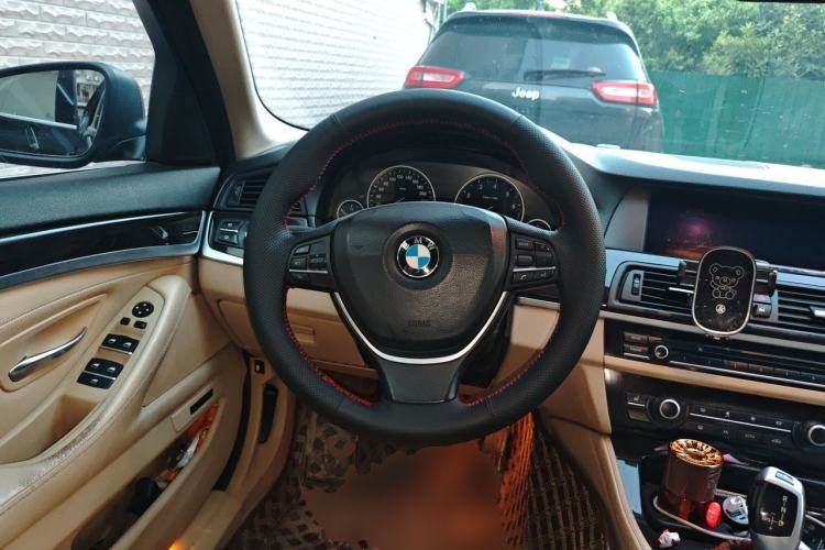 Used BMW 5 Series 2013 525Li Luxury Model Steering Wheel
