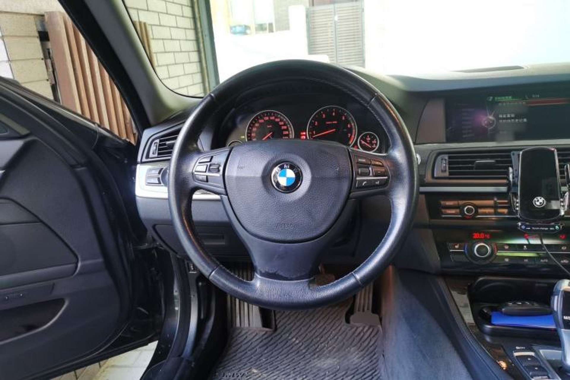 Used BMW 5 Series 2013 530Li Leading Model Steering Wheel