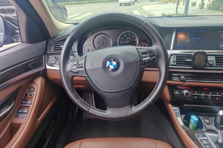 Used BMW 5 Series 2013 525Li Leading Model Steering Wheel