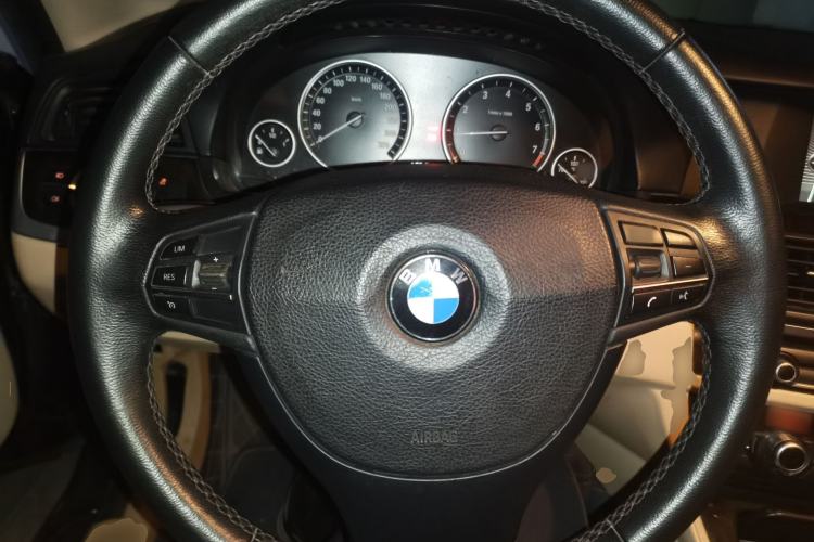 Used BMW 5 Series 2013 525Li Leading Model Steering Wheel