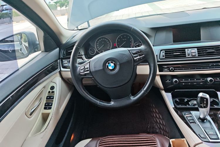 Used BMW 5 Series 2013 525Li Leading Model Steering Wheel