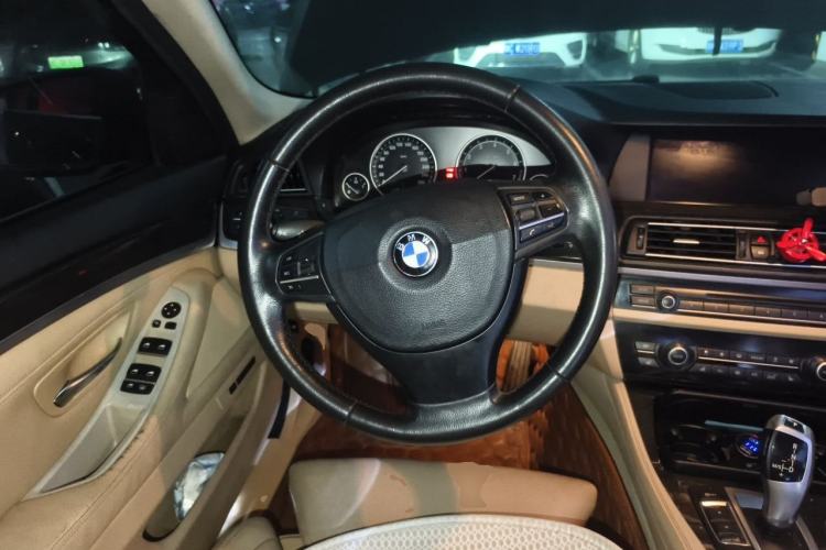 Used BMW 5 Series 2013 530Li Luxury Model Steering Wheel