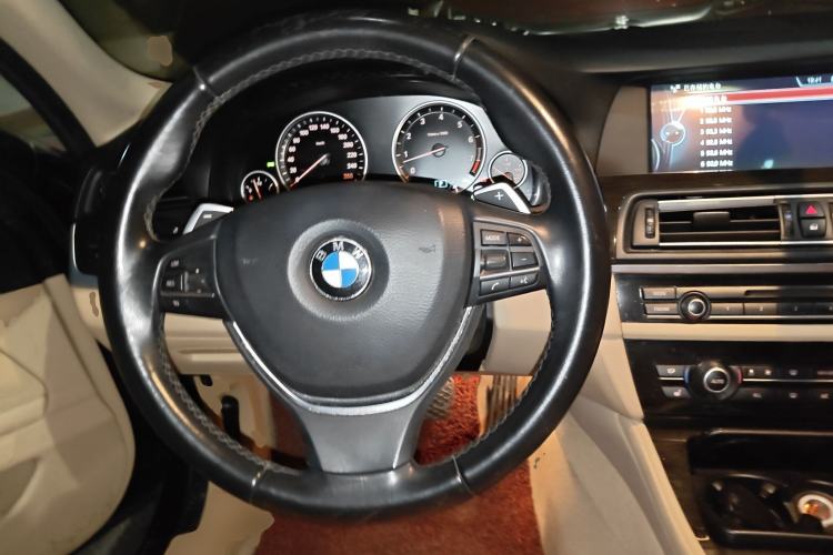 Used BMW 5 Series 2013 535Li Luxury Model Steering Wheel