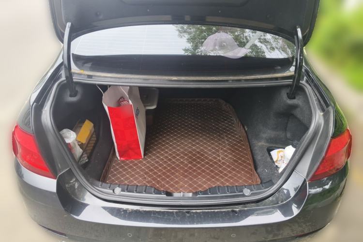 Used BMW 5 Series 2013 530Li Leading Model Trunk